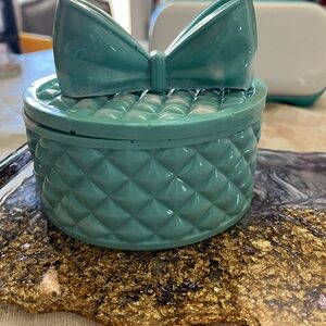 Teal Bow-Top Textured Container Resin